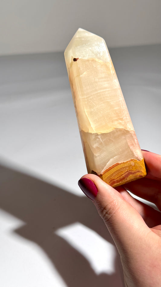 Onyx & Calcite point