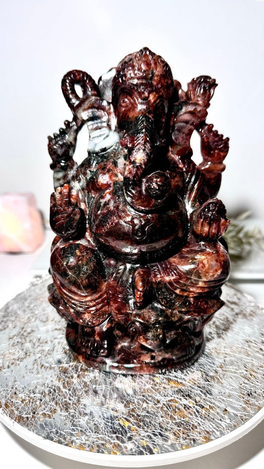 Ganesh in Hessonite Garnet - The Crystal Therapy