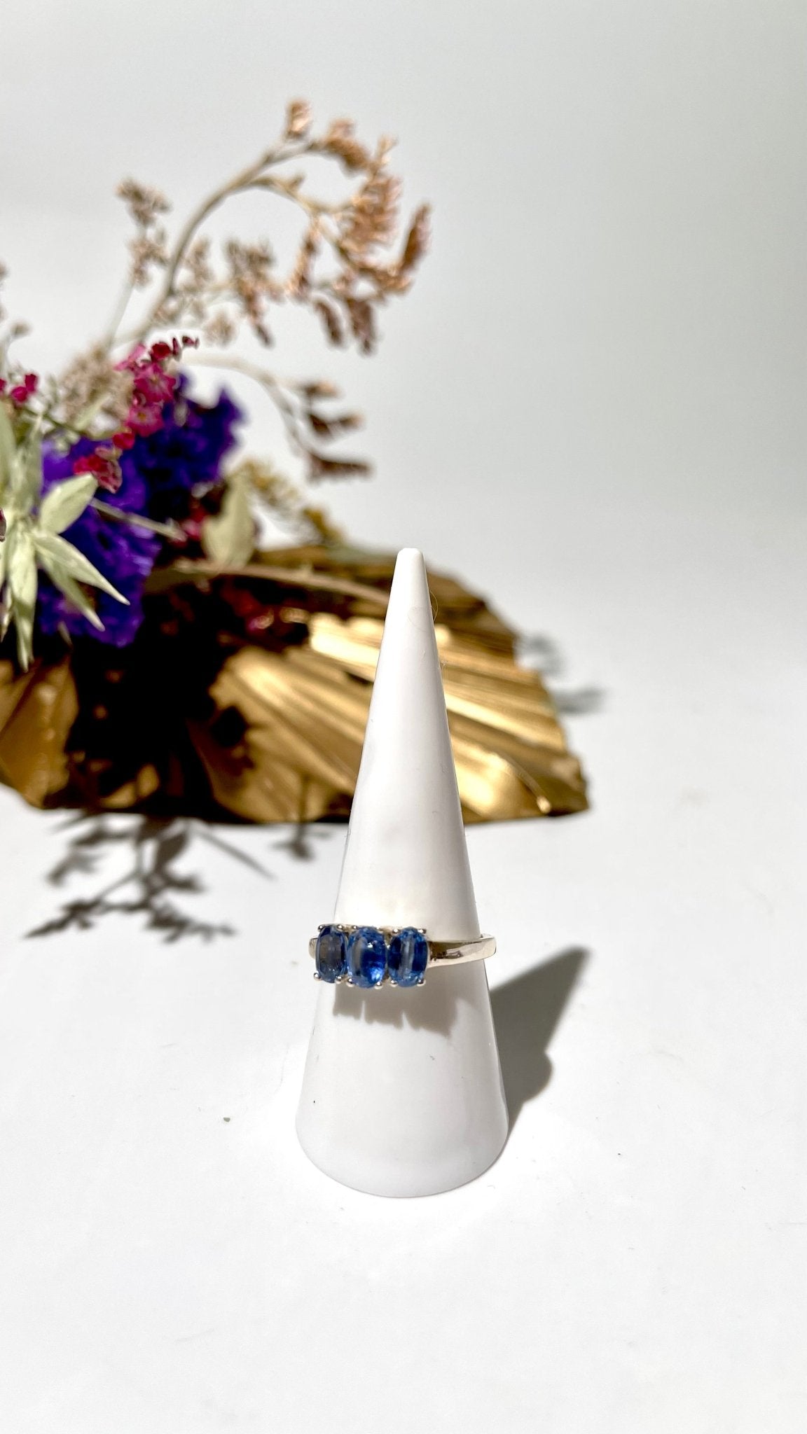 Gem Blue Kyanite ring .925 silver - The Crystal Therapy