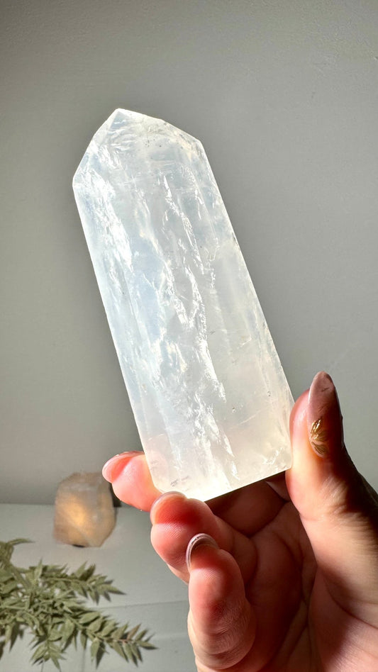 Girasol Quartz tower - The Crystal Therapy