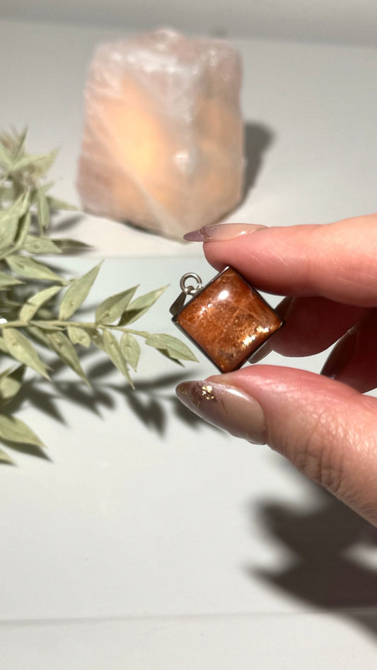 Sunstone pendant - The Crystal Therapy